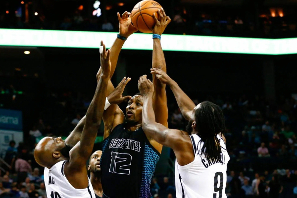 全民皆兵！篮网 9 人上双狂屠雄鹿 45 分 创队史 + 赛季双纪录